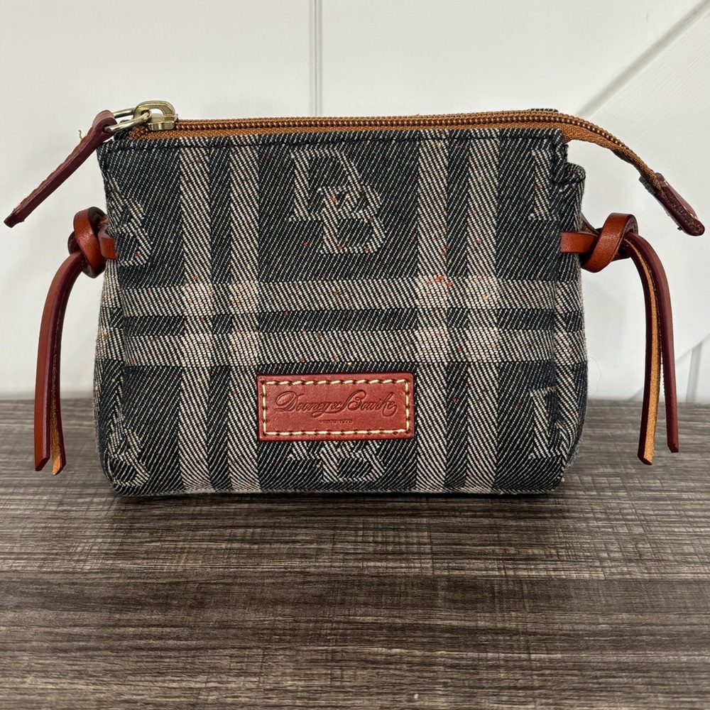 NWOT Dooney & Bourke Plaid Coin Pouch
